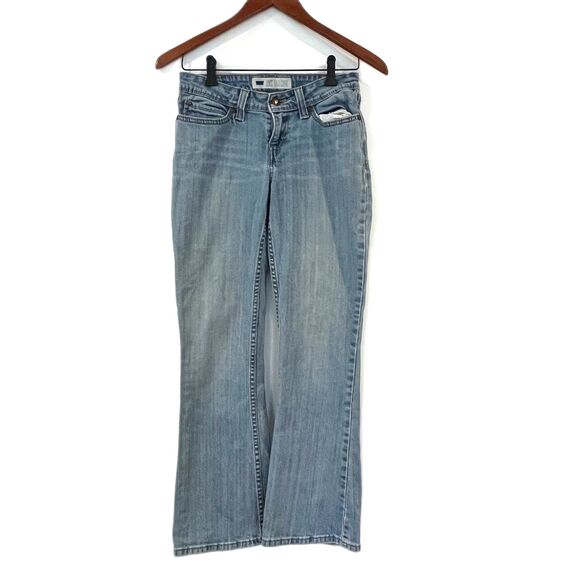 Levi's Bold Curve Light Wash Jeans Size 7 Flare 99% Cotton - Picture 1 of 10